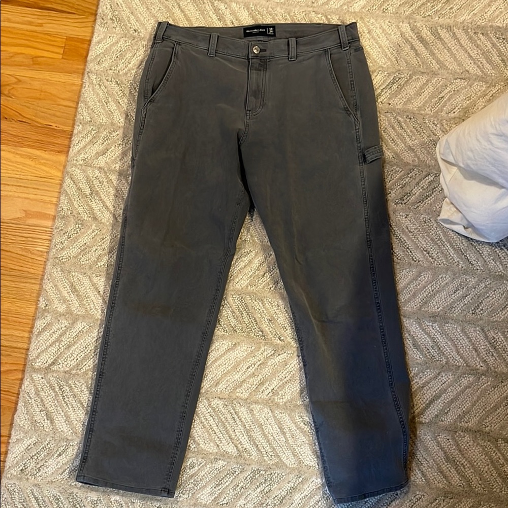 Abercrombie & Fitch Gray Cargo Pants with Full Length and Straight Fit